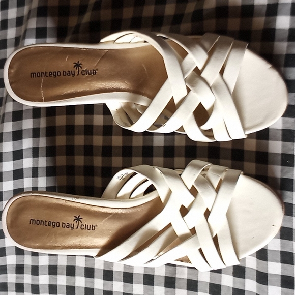 Sandals - Picture 1 of 3
